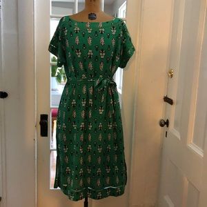 Pretty, lined. With or without a belt.